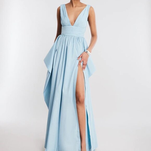 Bcbgmaxazria Phoenix V neck gown dream blue - Picture 1 of 6